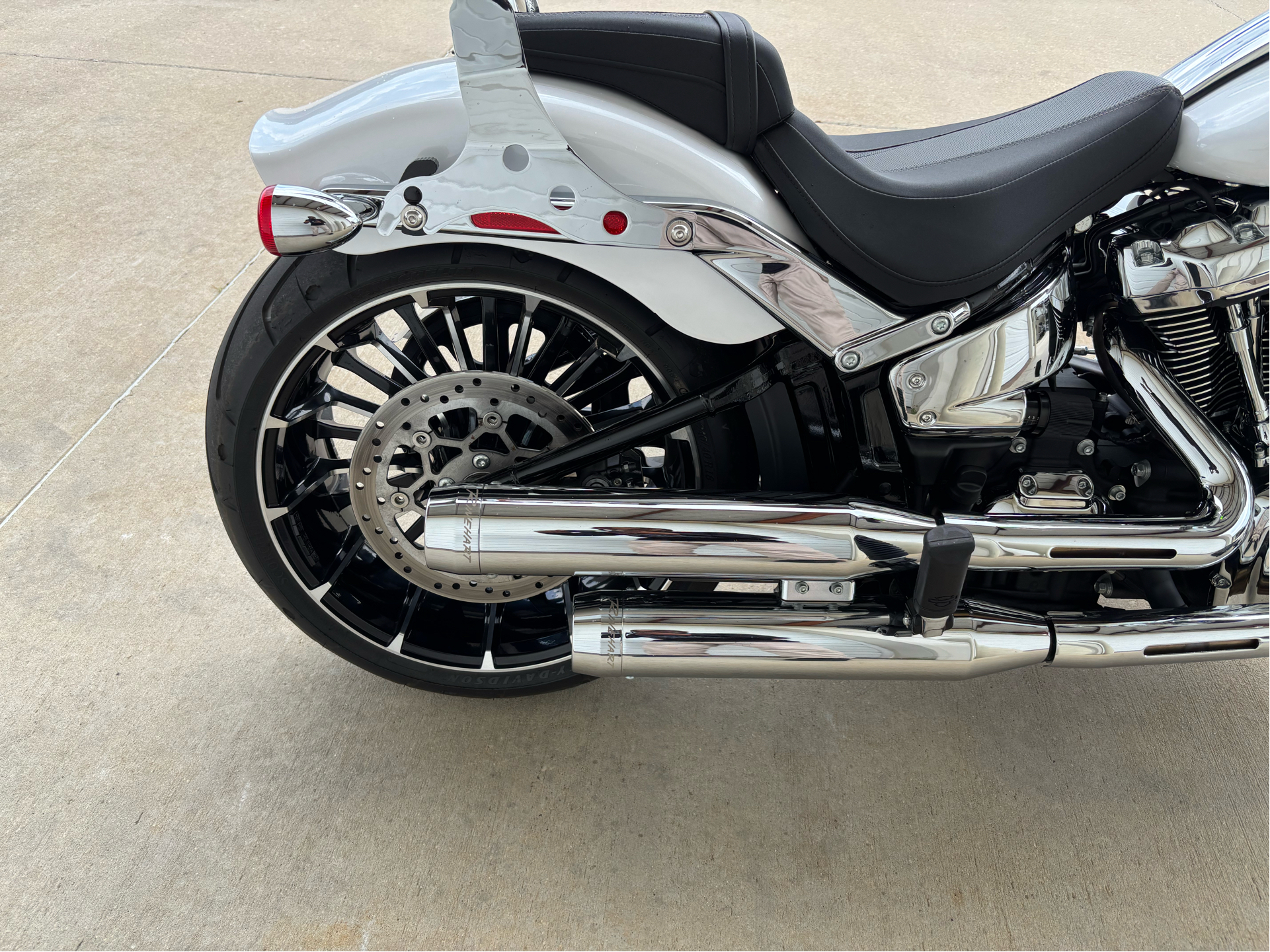 2024 Harley-Davidson Breakout® in Scott, Louisiana - Photo 10
