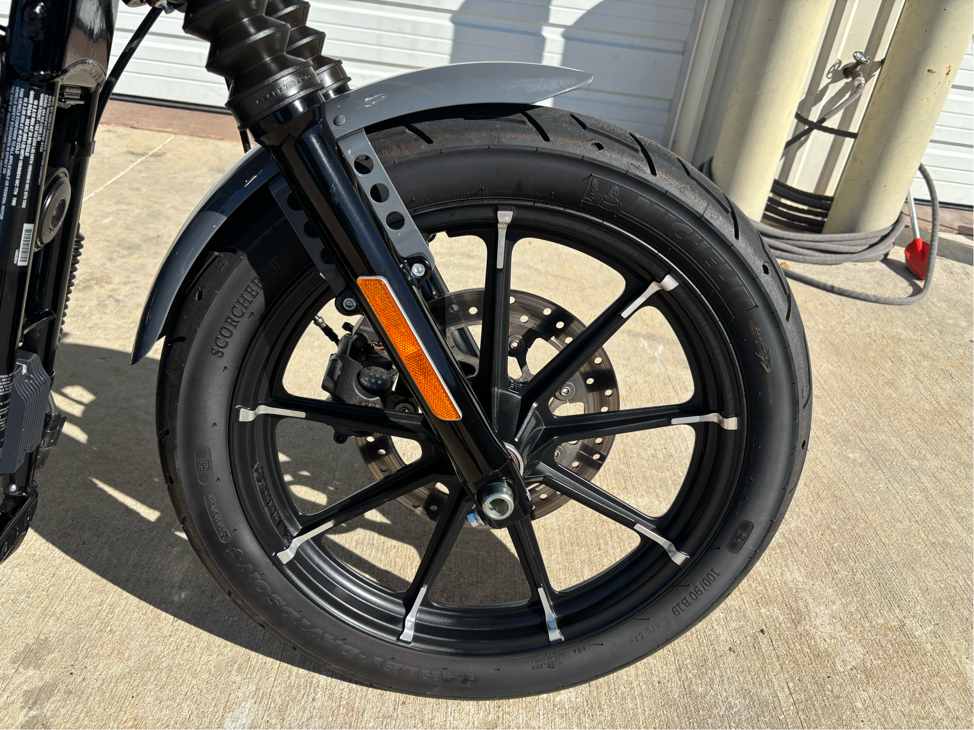 2022 Harley-Davidson Iron 883™ in Scott, Louisiana - Photo 10