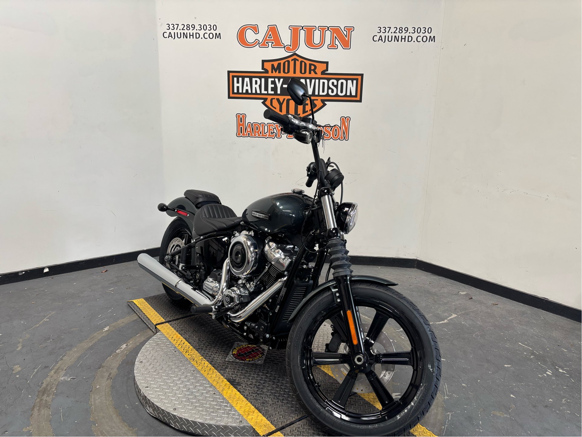 2025 Harley-Davidson Street Bob® in Scott, Louisiana - Photo 4