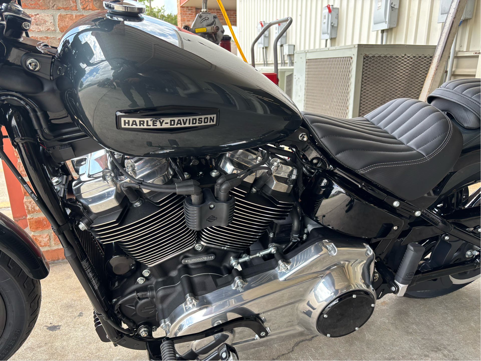 2025 Harley-Davidson Street Bob® in Scott, Louisiana - Photo 9
