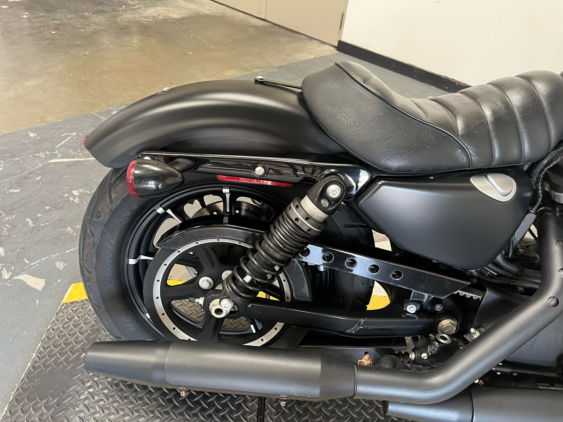 2022 Harley-Davidson Iron 883™ in Scott, Louisiana - Photo 8