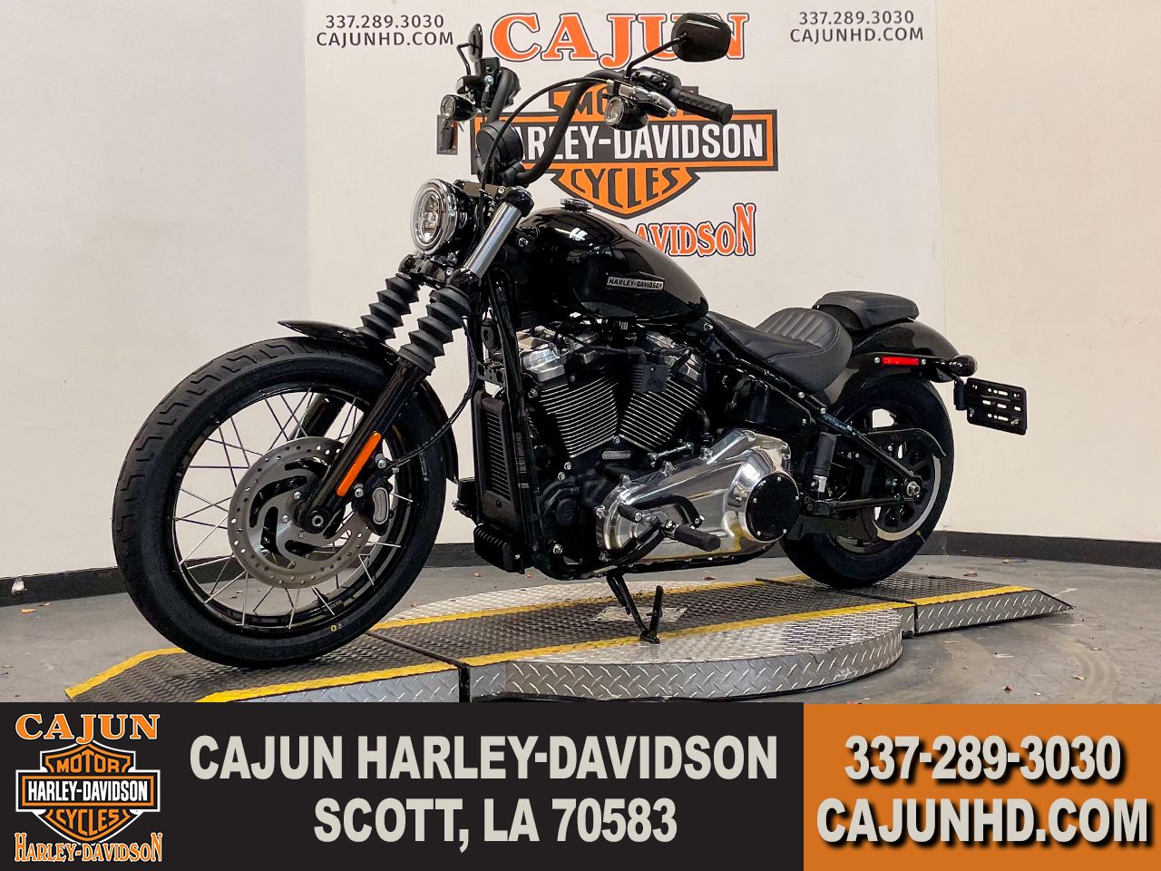 chrome trim - Photo 4