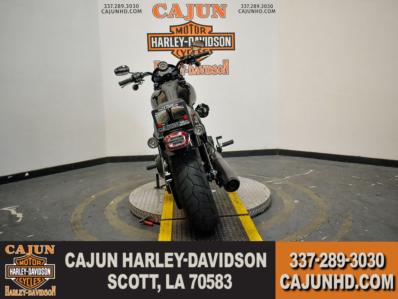 Harley motorcycle - Photo 7
