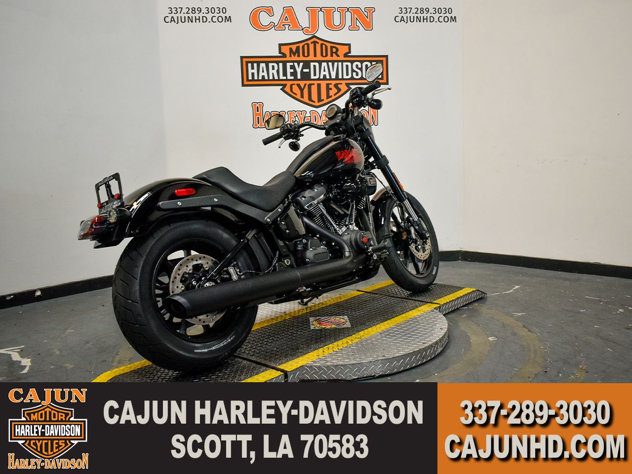 M8 Softail - Photo 8