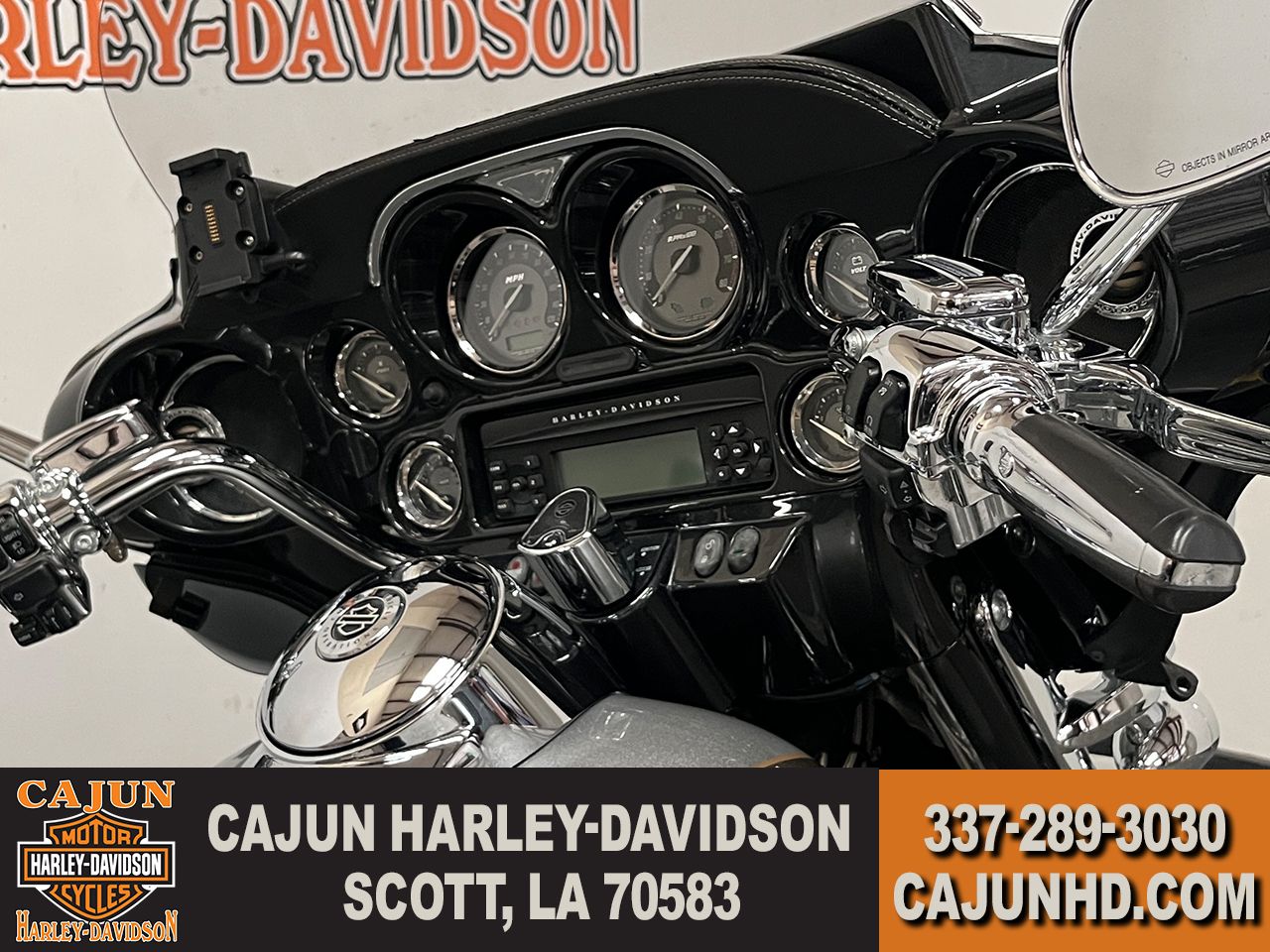 2013 Harley-Davidson CVO™ Ultra Classic® Electra Glide® in Scott, Louisiana - Photo 12