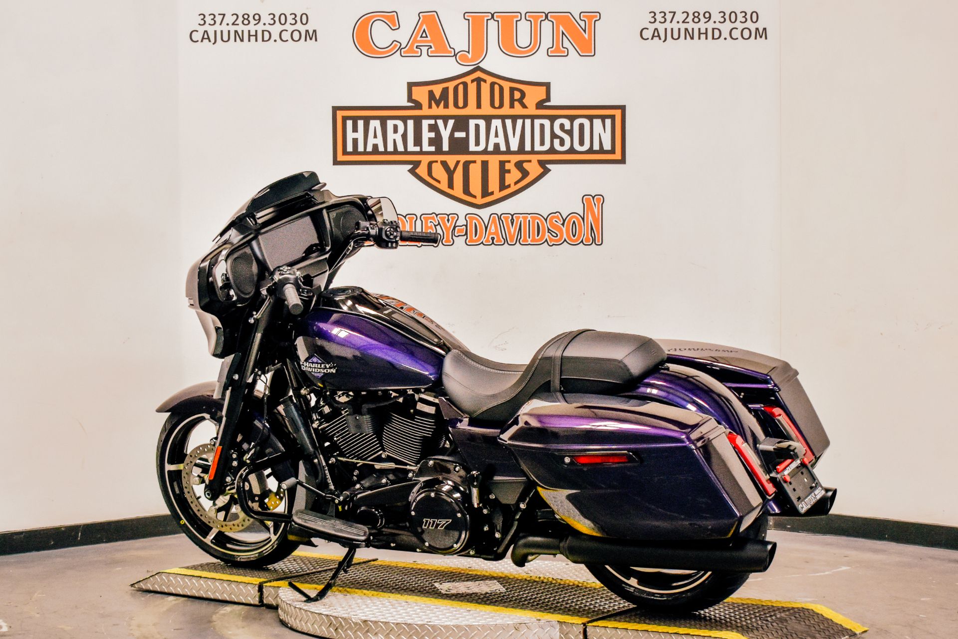 2025 Harley-Davidson Street Glide® in Scott, Louisiana - Photo 6