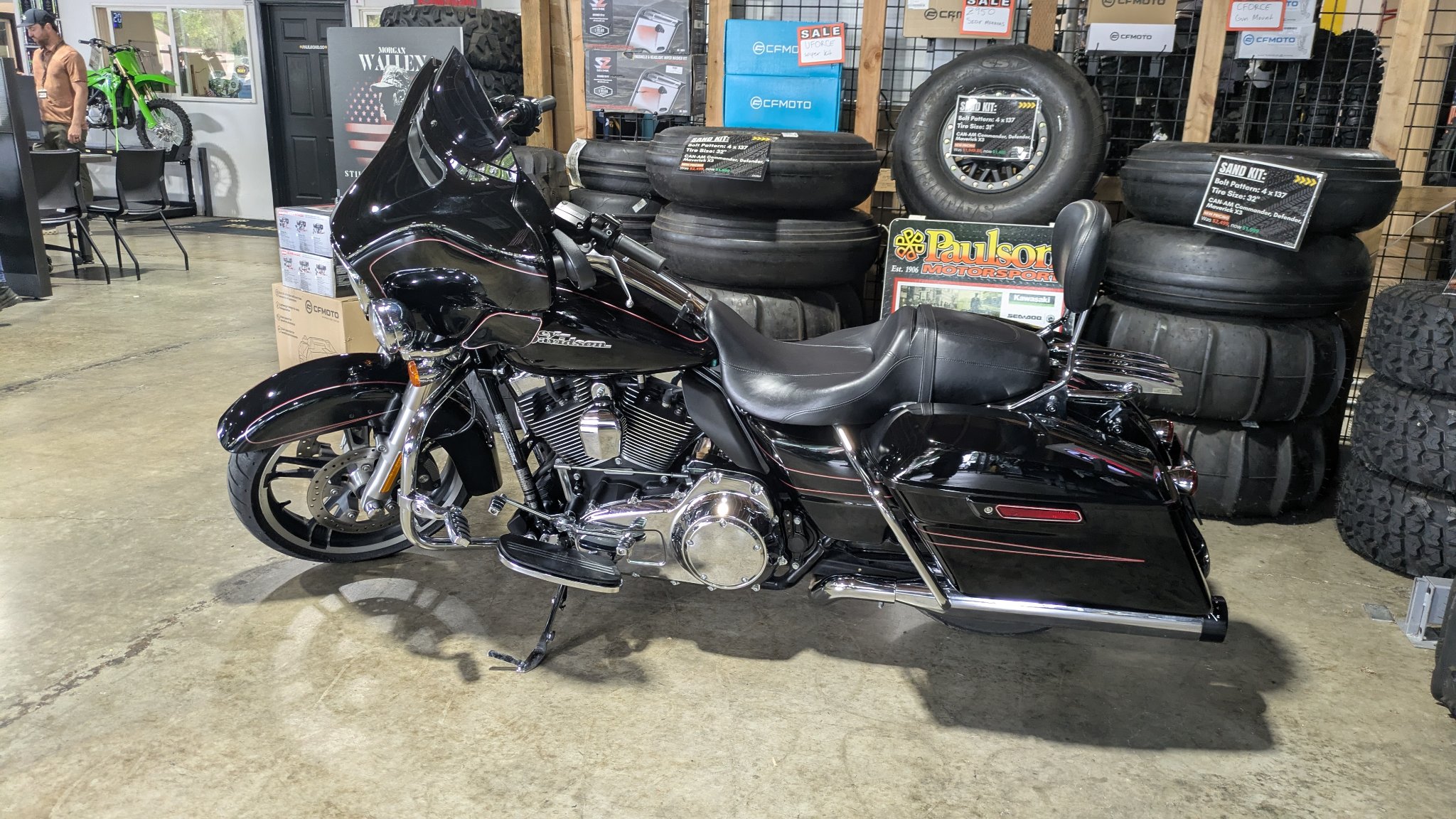 2014 Harley-Davidson Street Glide® Special 1