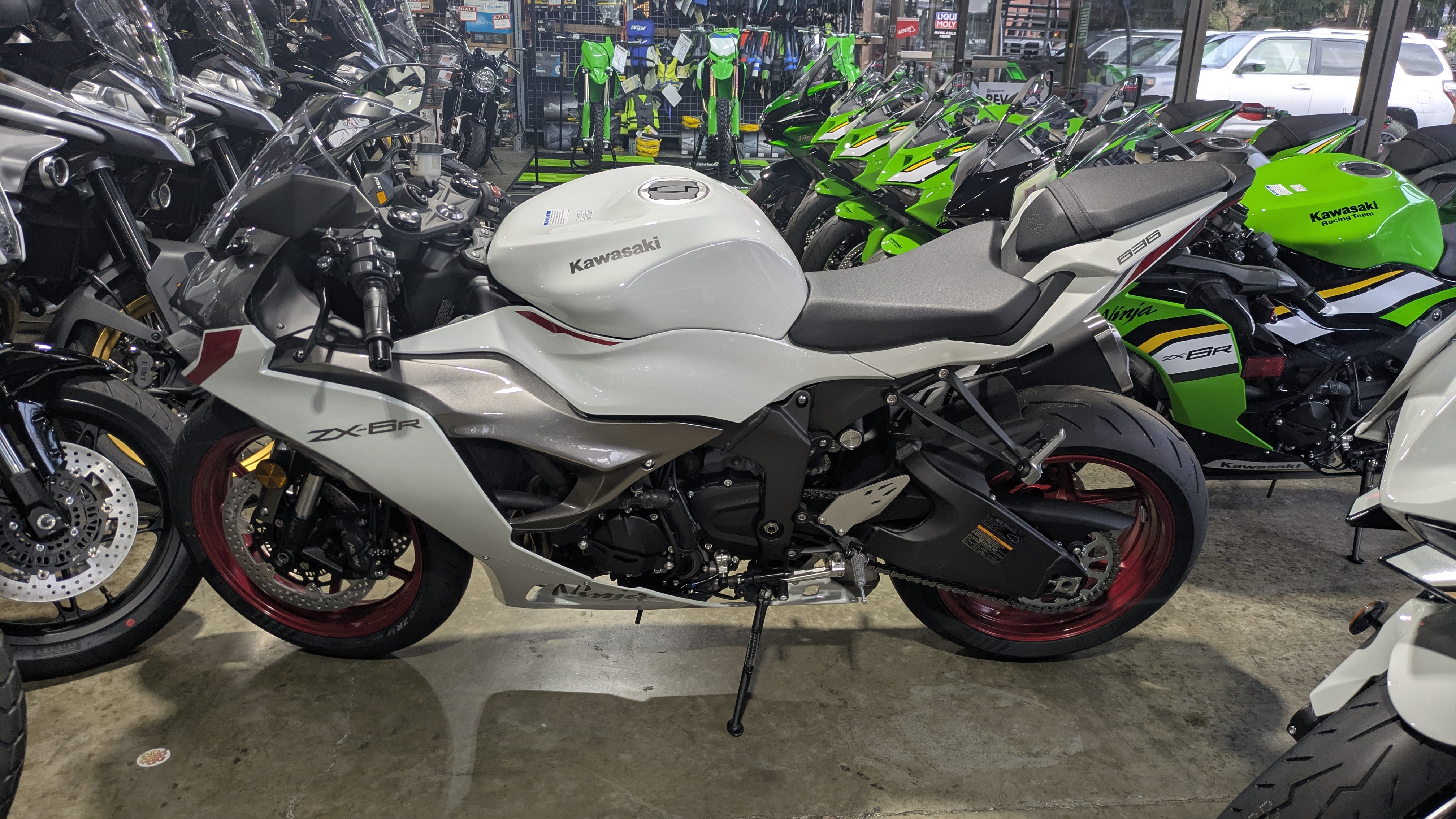 2025 Kawasaki Ninja ZX-6R in Lacey, Washington - Photo 4