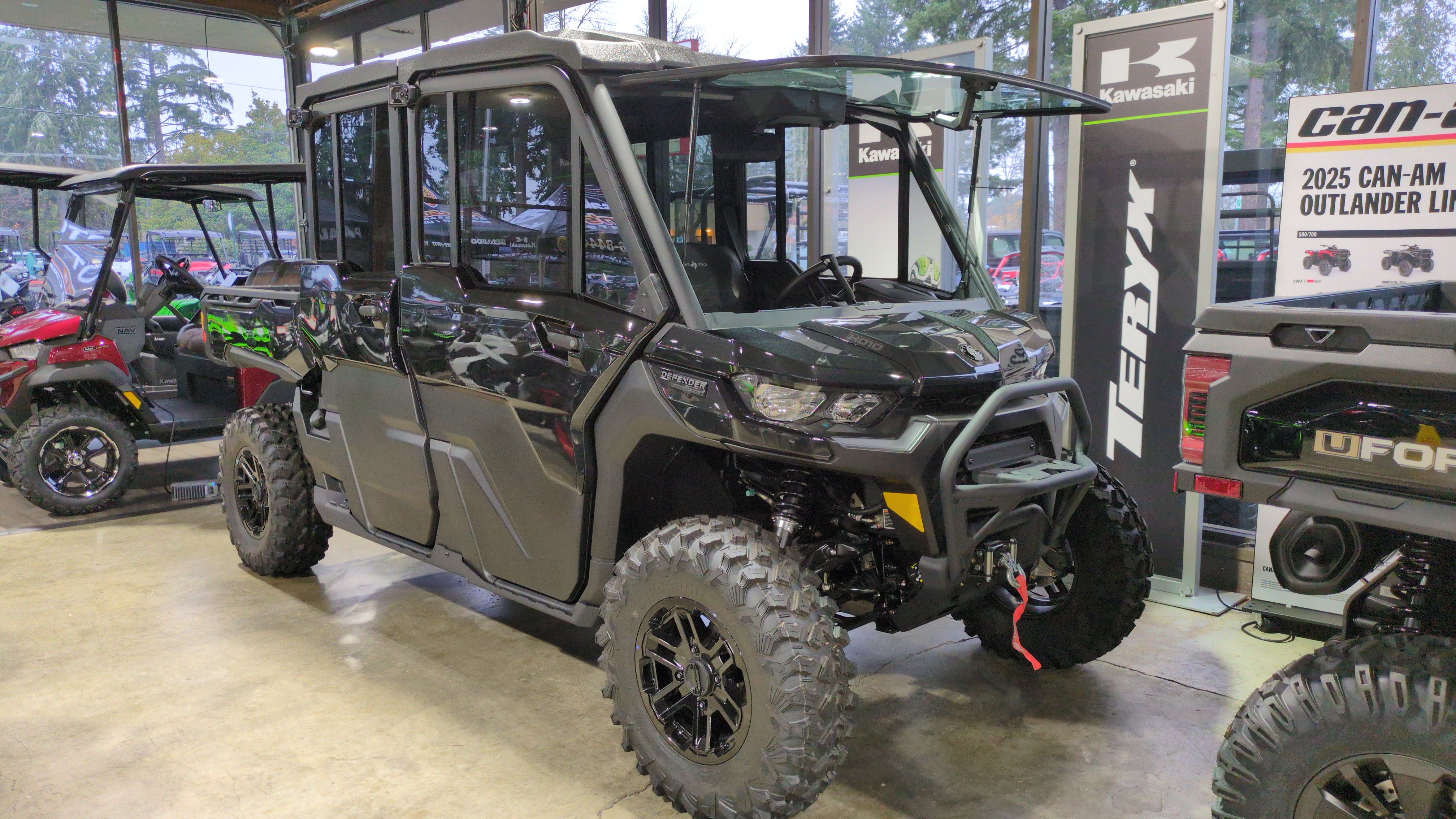 2025 Can-Am Defender MAX Lone Star CAB in Lacey, Washington - Photo 1