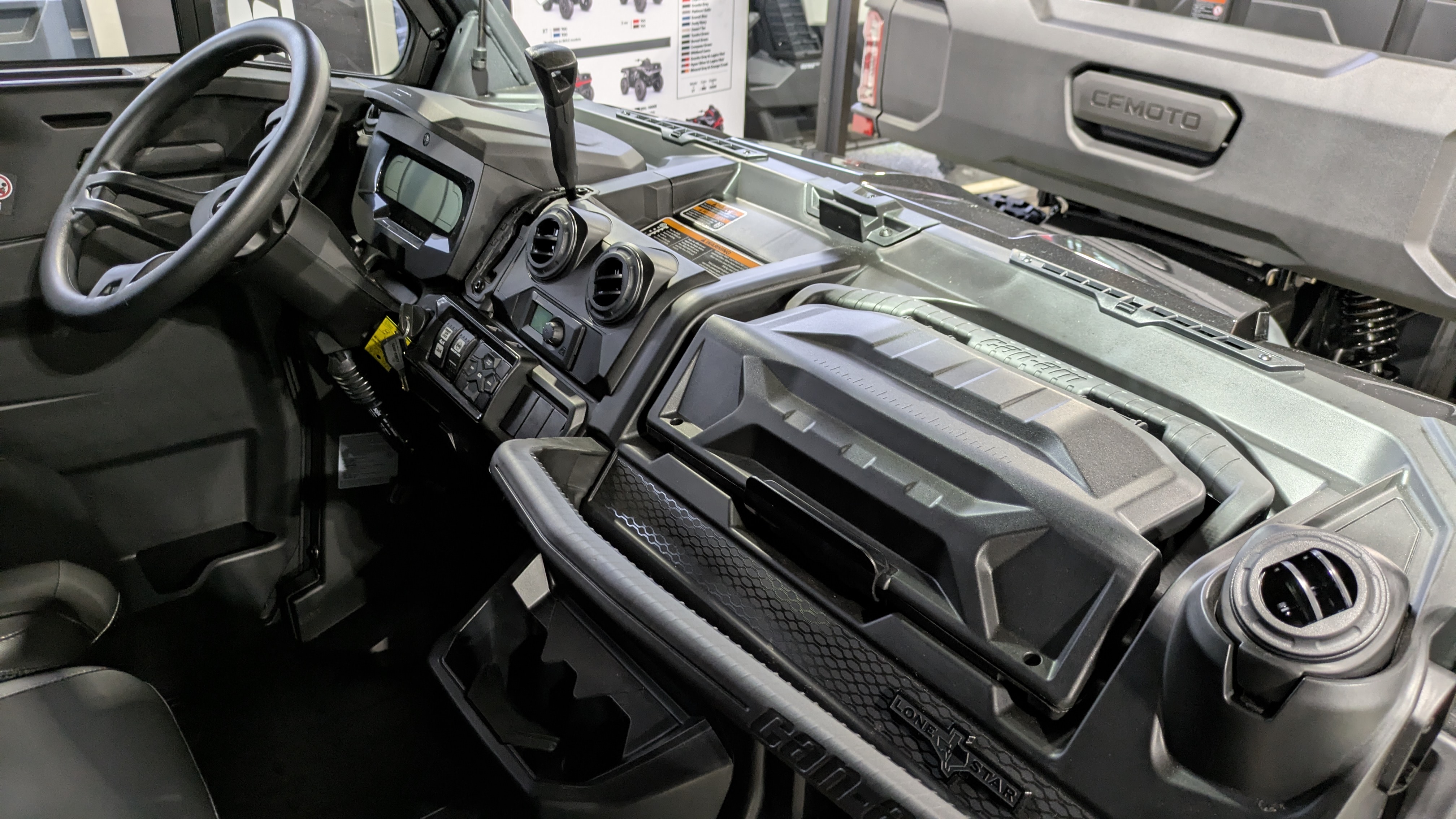 2025 Can-Am Defender MAX Lone Star CAB in Lacey, Washington - Photo 3