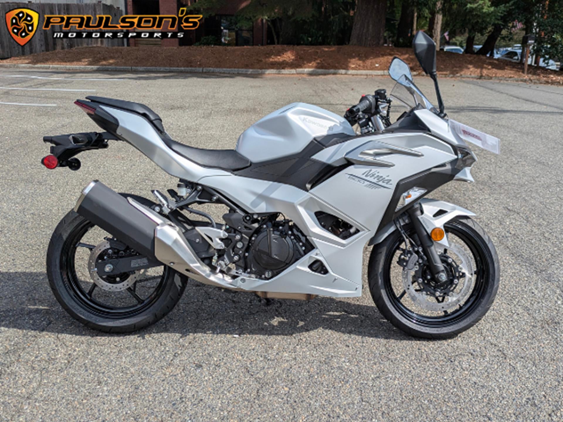 2025 Kawasaki Ninja 500 in Lacey, Washington - Photo 1