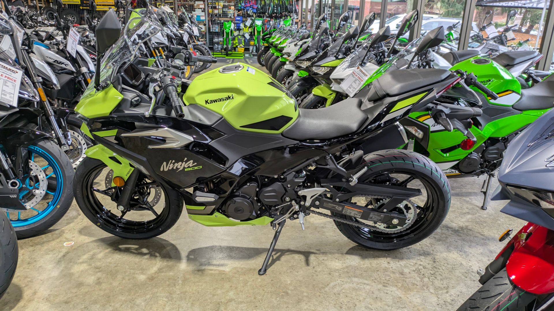 2026 Kawasaki Ninja® 500 ABS 1