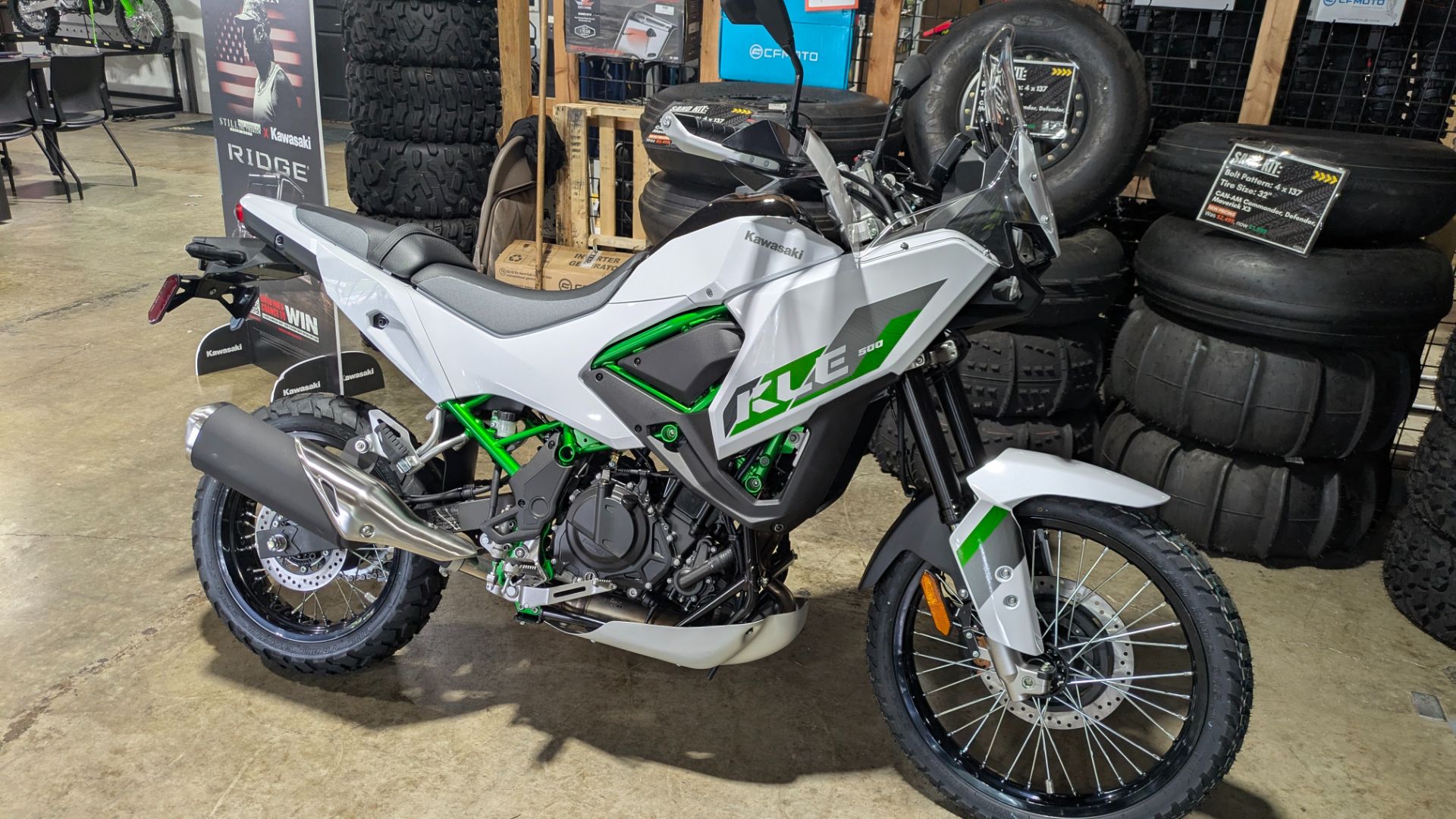 2026 Kawasaki KLE®500 SE ABS 1
