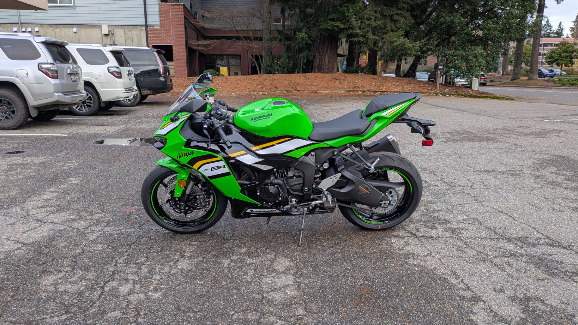 2025 Kawasaki Ninja ZX-6R KRT Edition ABS in Lacey, Washington - Photo 5