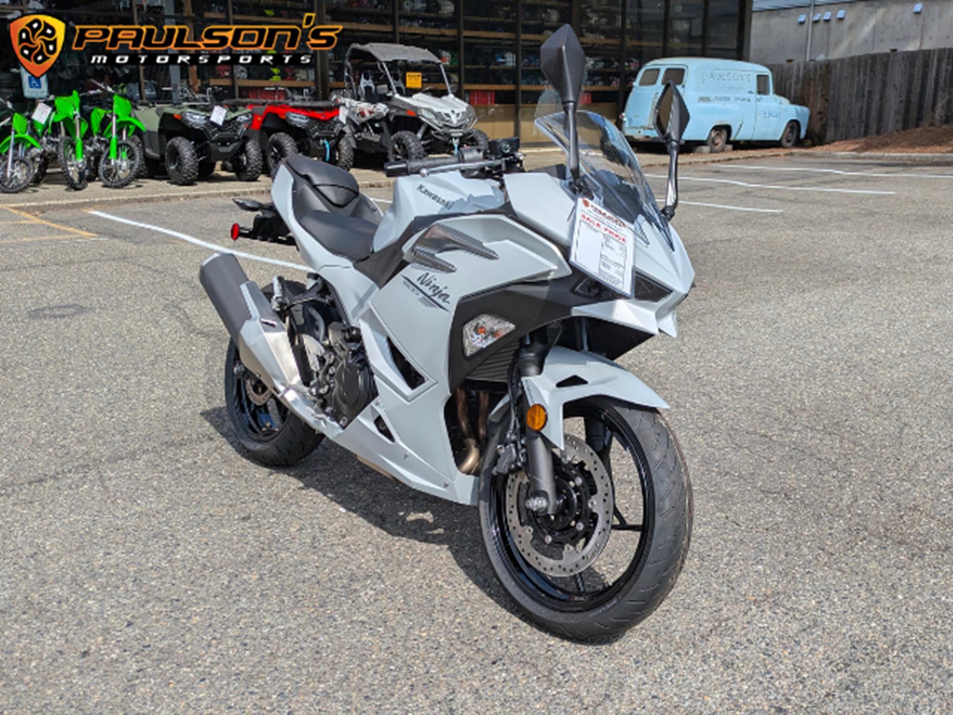 2025 Kawasaki Ninja 500 in Lacey, Washington - Photo 2