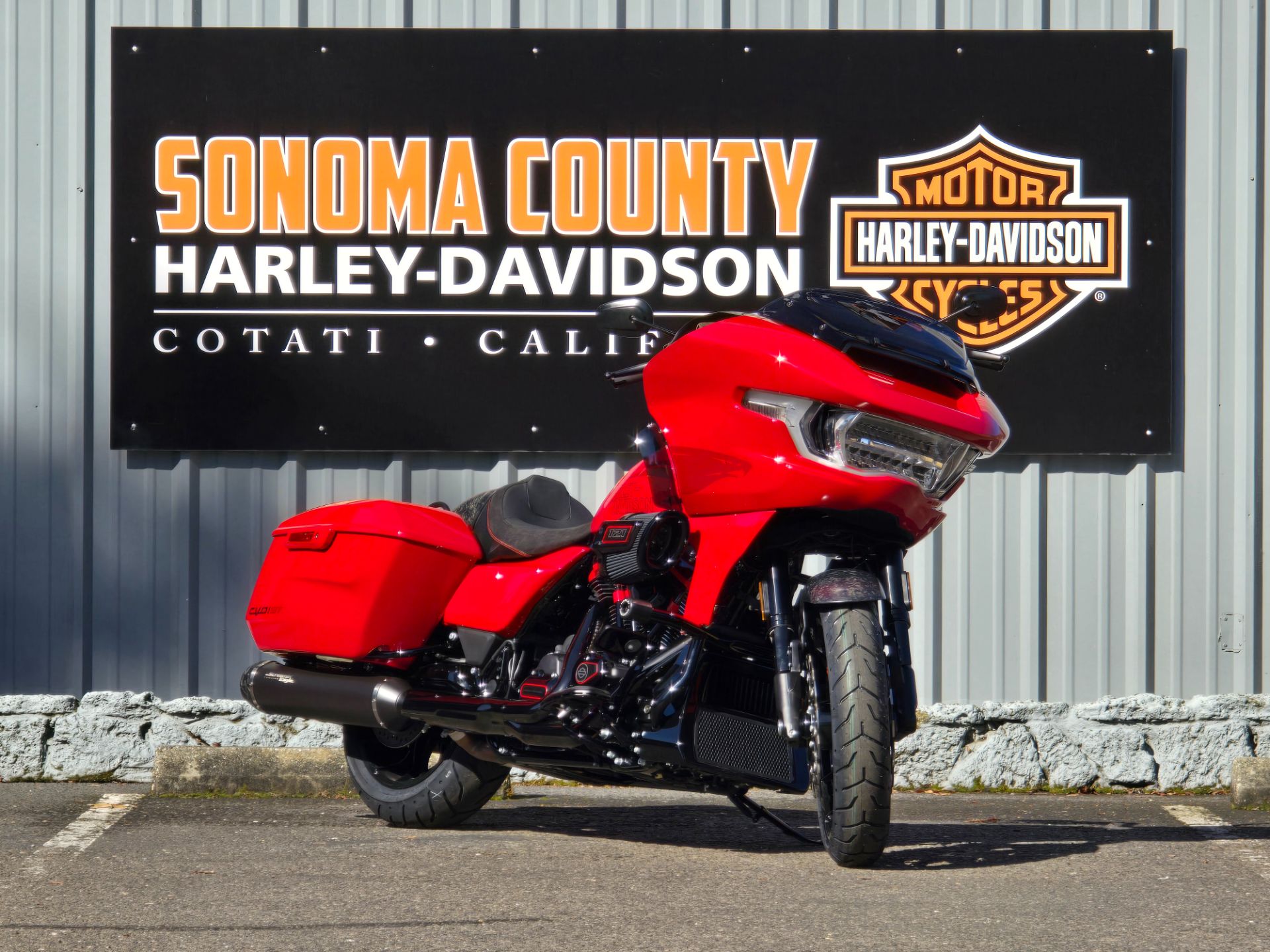 2025 Harley-Davidson CVO™ Road Glide® ST in Cotati, California - Photo 2