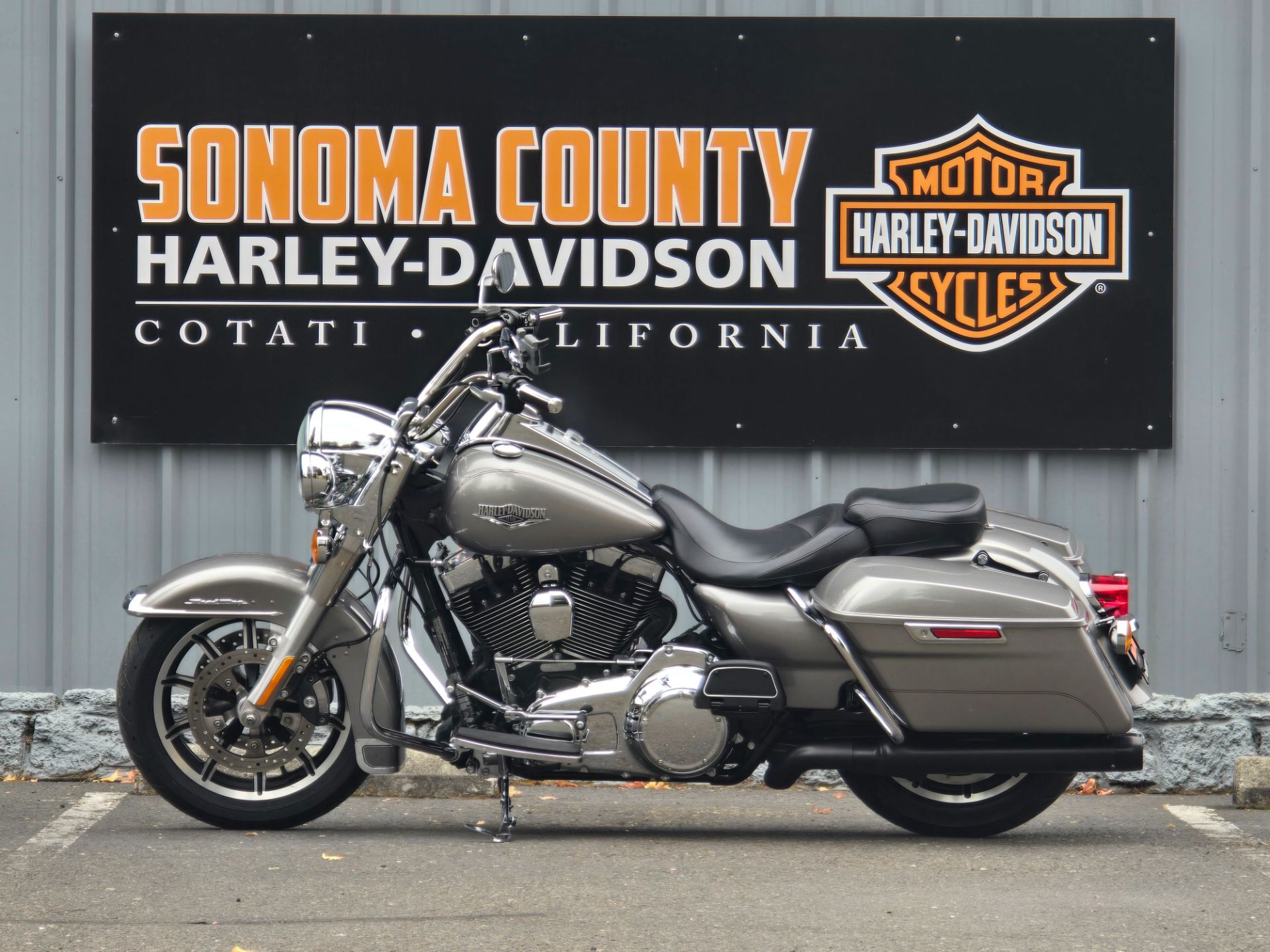 2016 Harley-Davidson Road King® in Cotati, California - Photo 3