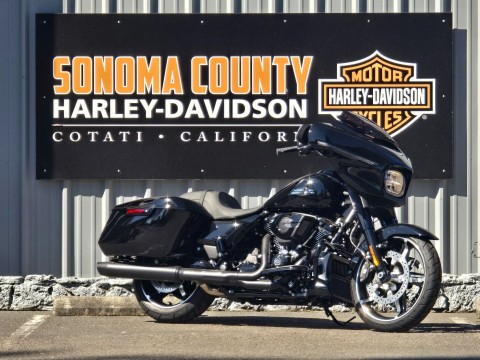 2025 Harley-Davidson Street Glide® in Cotati, California - Photo 2