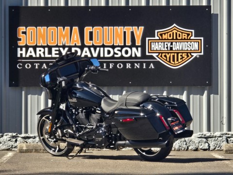 2025 Harley-Davidson Street Glide® in Cotati, California - Photo 4