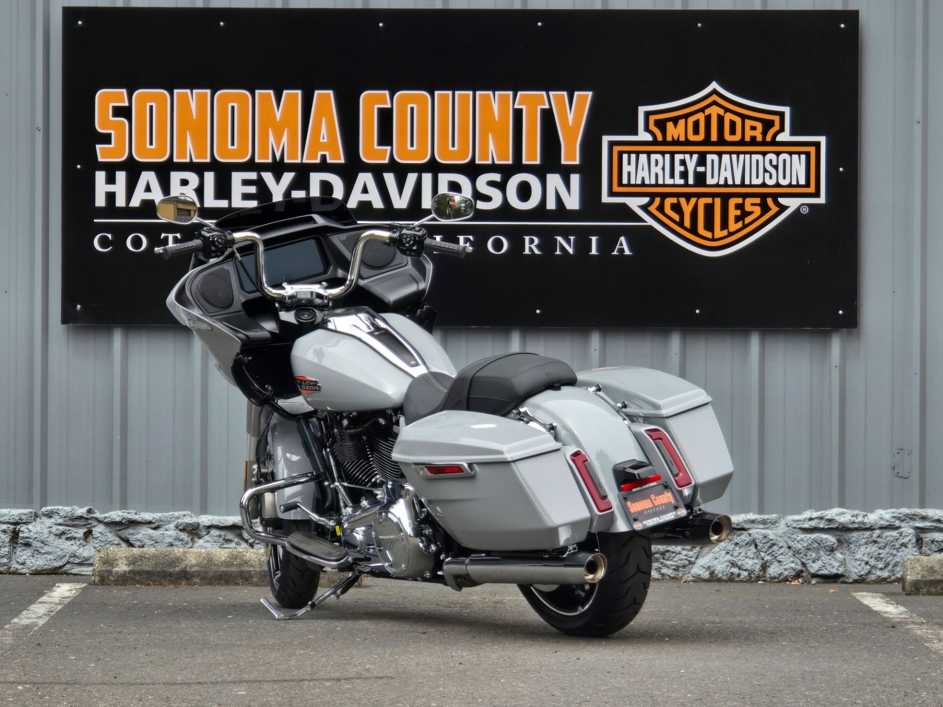 2025 Harley-Davidson Road Glide® in Cotati, California - Photo 4