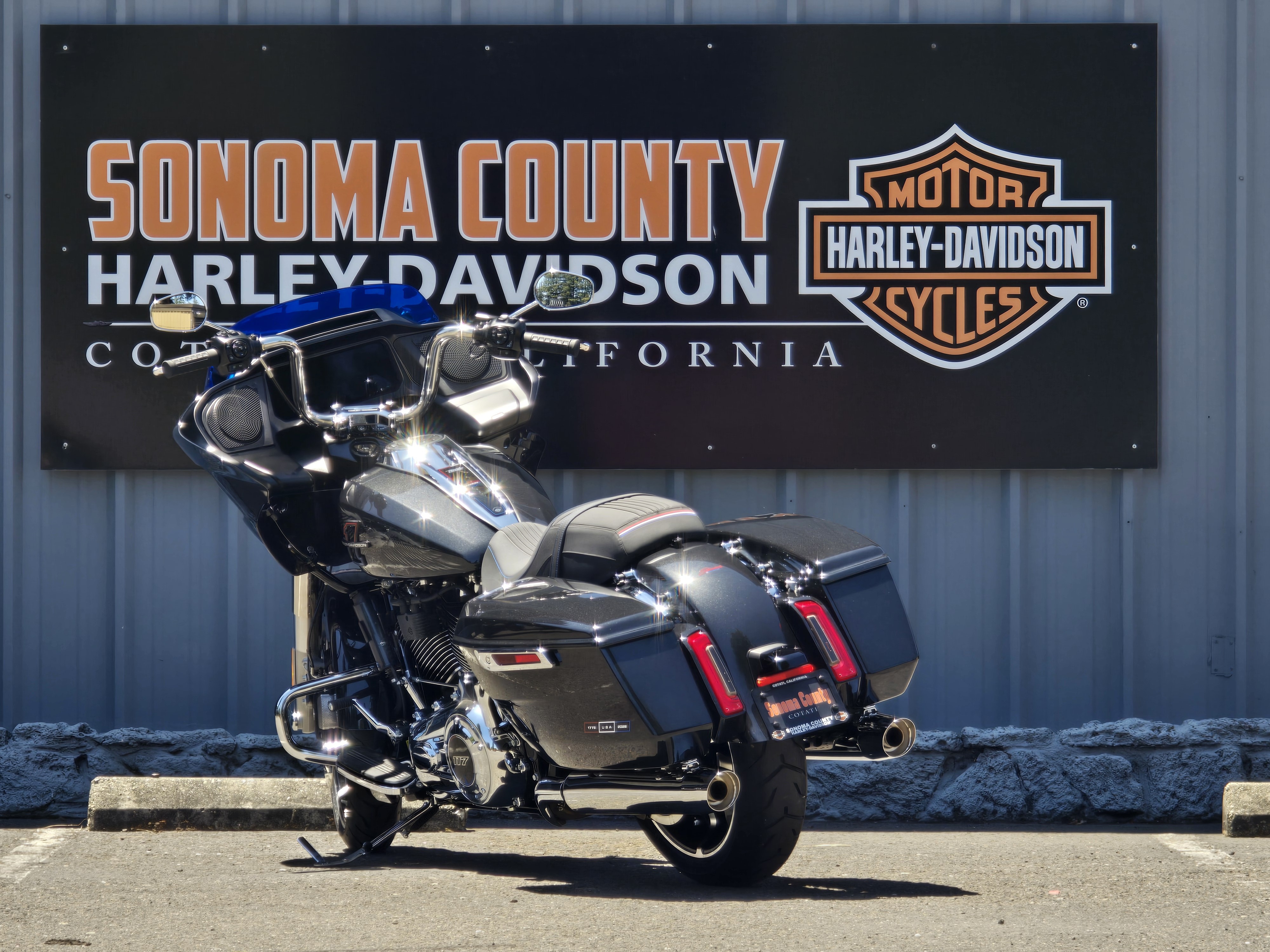New 2026 Harley-Davidson Road Glide® Midnight Ember Chrome Two-Up
