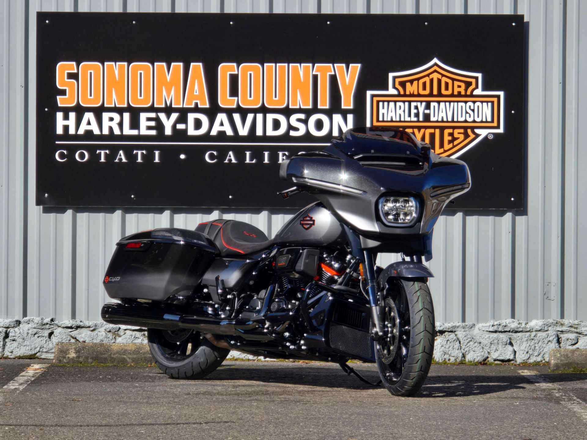 2025 Harley-Davidson CVO™ Street Glide® in Cotati, California - Photo 2
