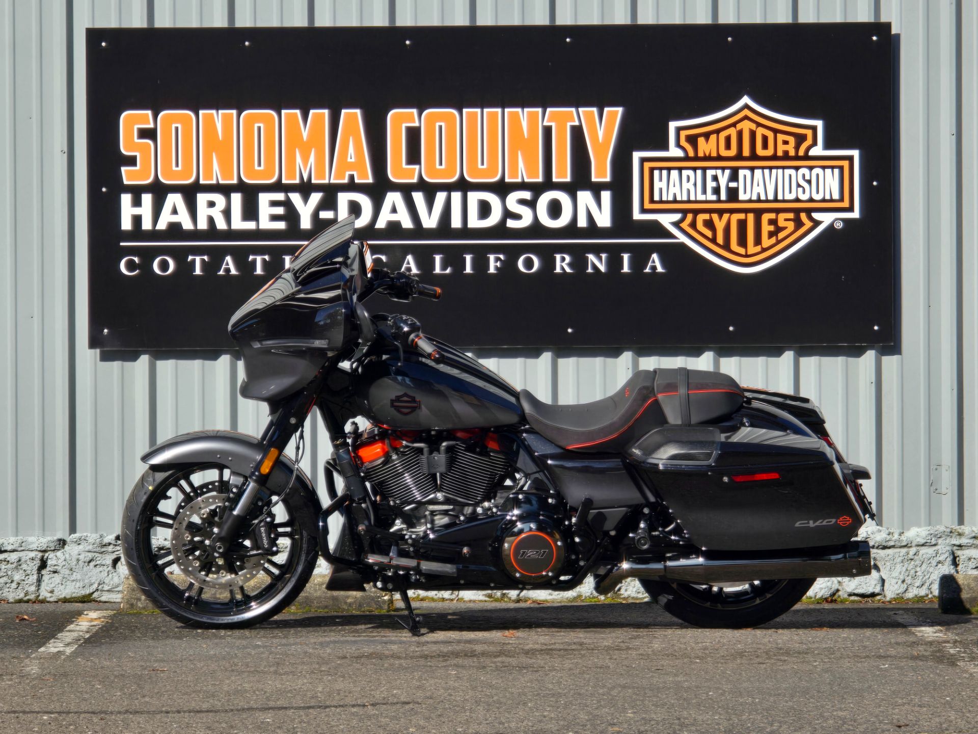 2025 Harley-Davidson CVO™ Street Glide® in Cotati, California - Photo 3