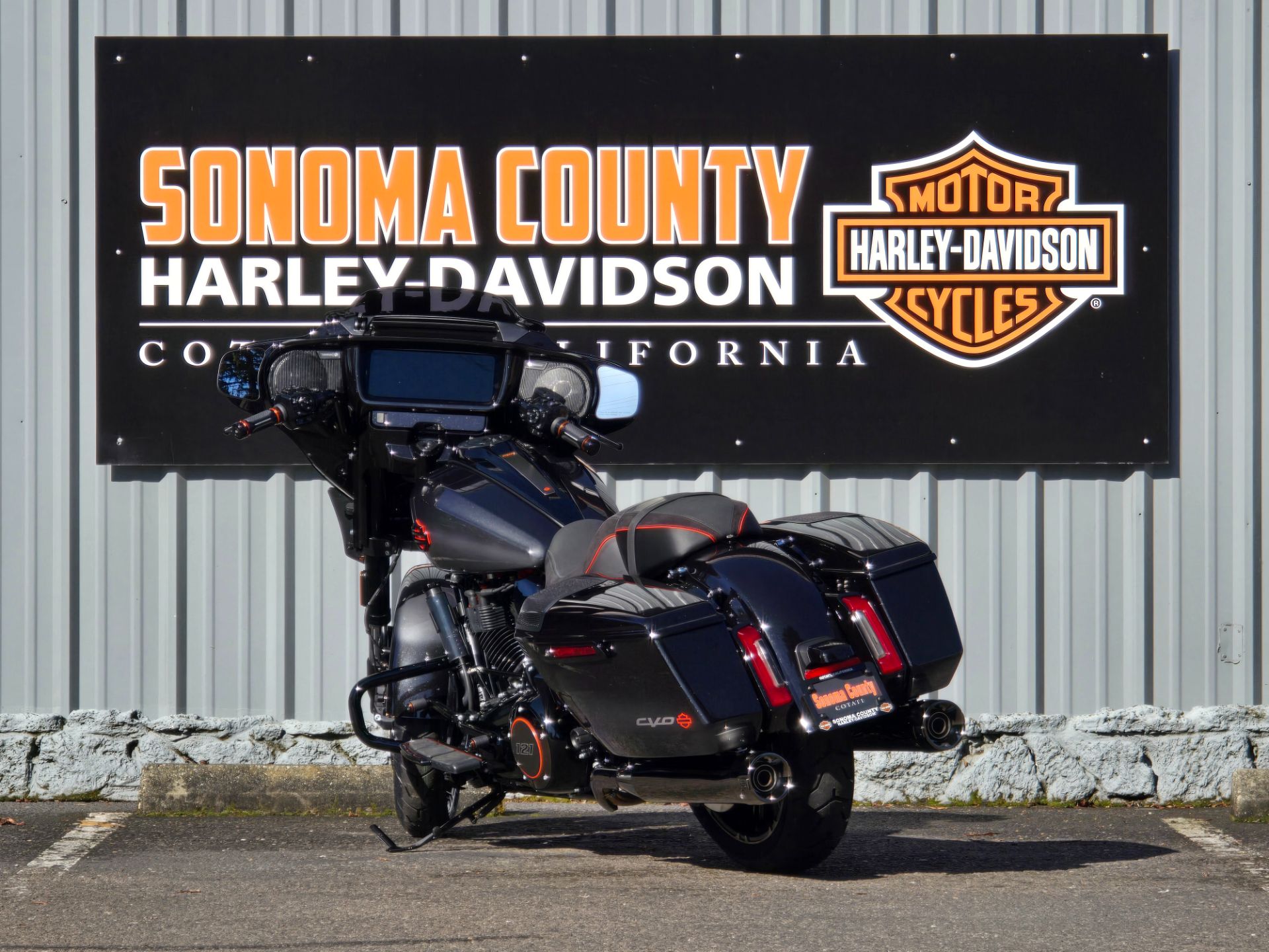 2025 Harley-Davidson CVO™ Street Glide® in Cotati, California - Photo 4