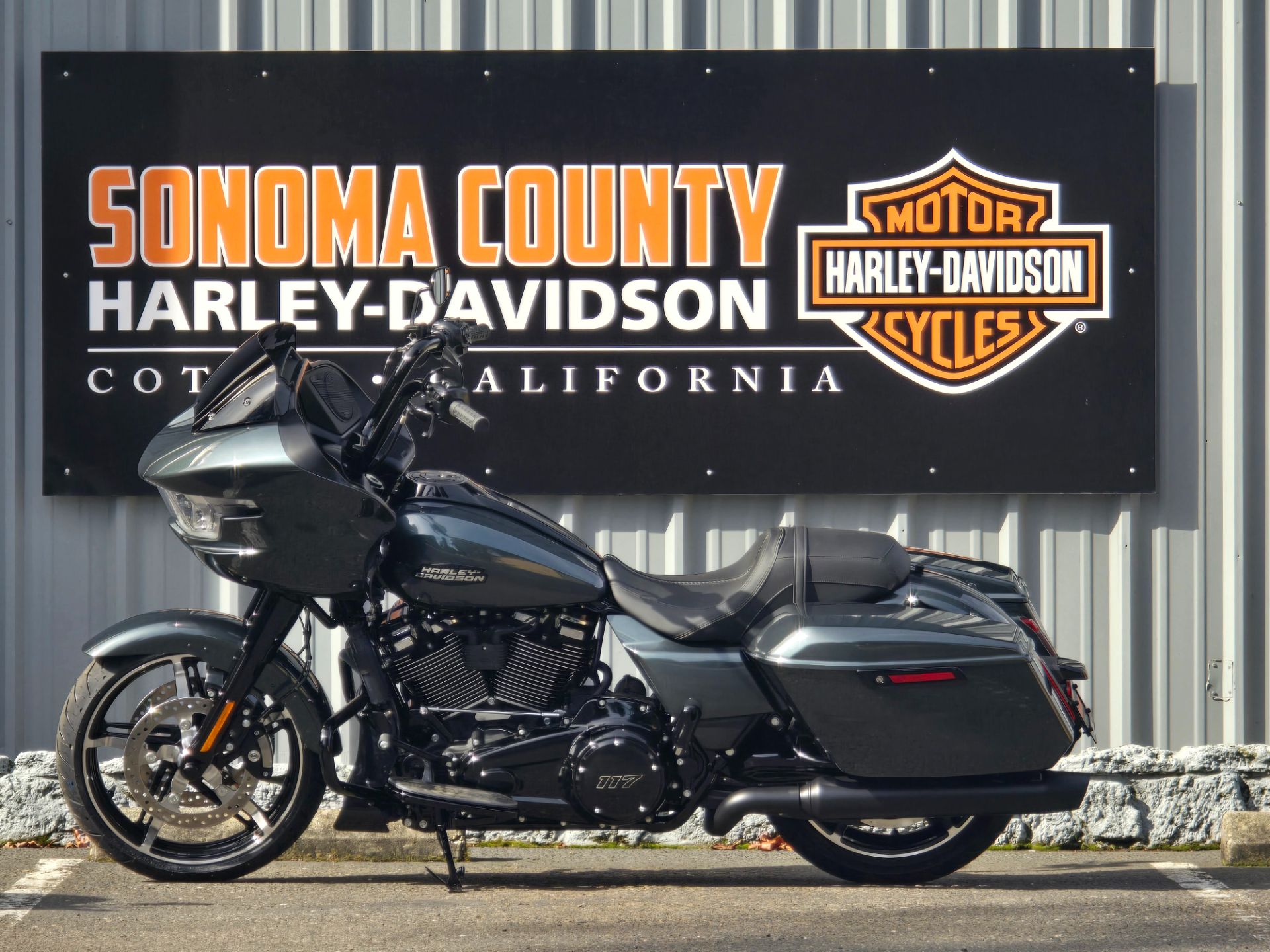 2025 Harley-Davidson Road Glide® in Cotati, California - Photo 3