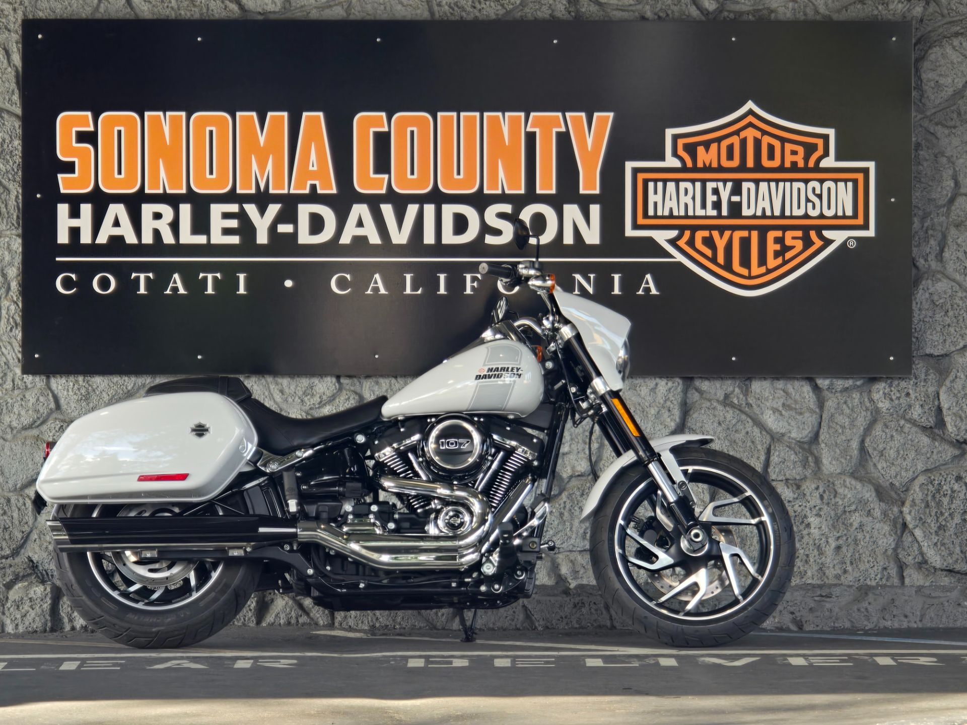 2021 Harley-Davidson Sport Glide® in Cotati, California - Photo 1