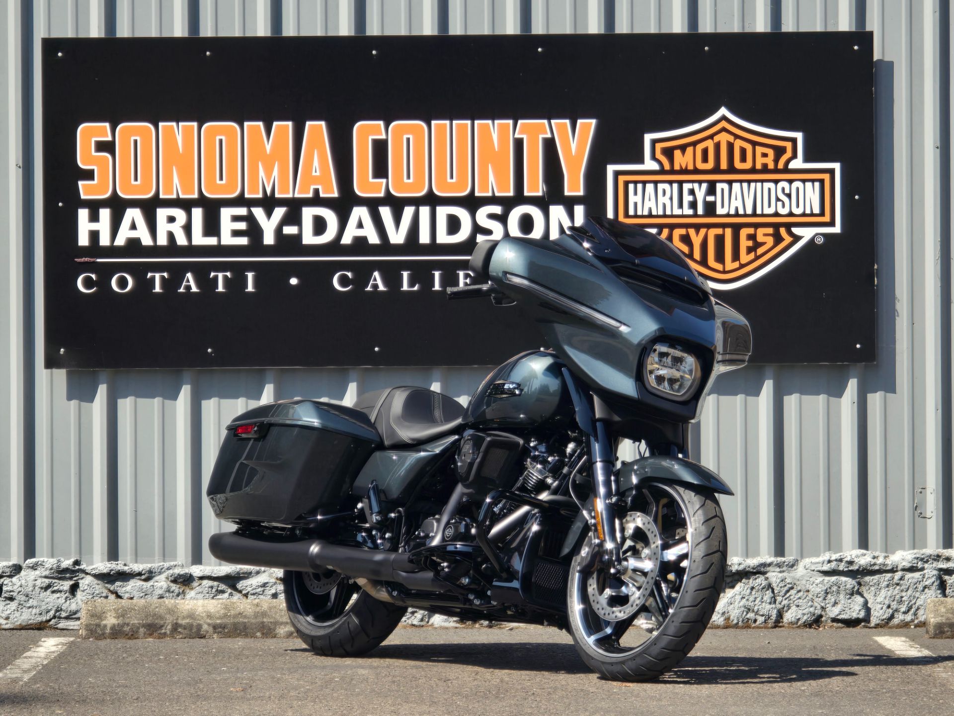 2025 Harley-Davidson Street Glide® in Cotati, California - Photo 2
