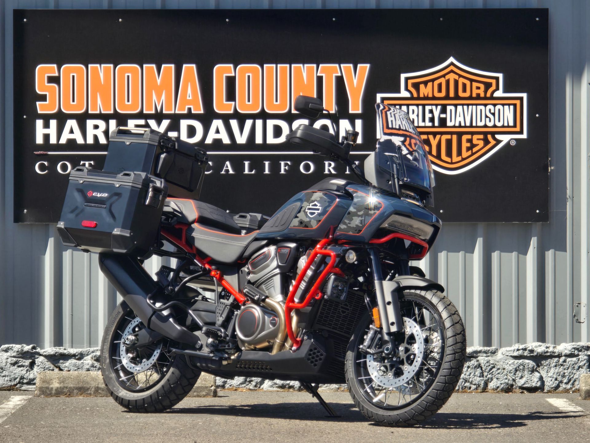 2025 Harley-Davidson CVO™ Pan America® in Cotati, California - Photo 2