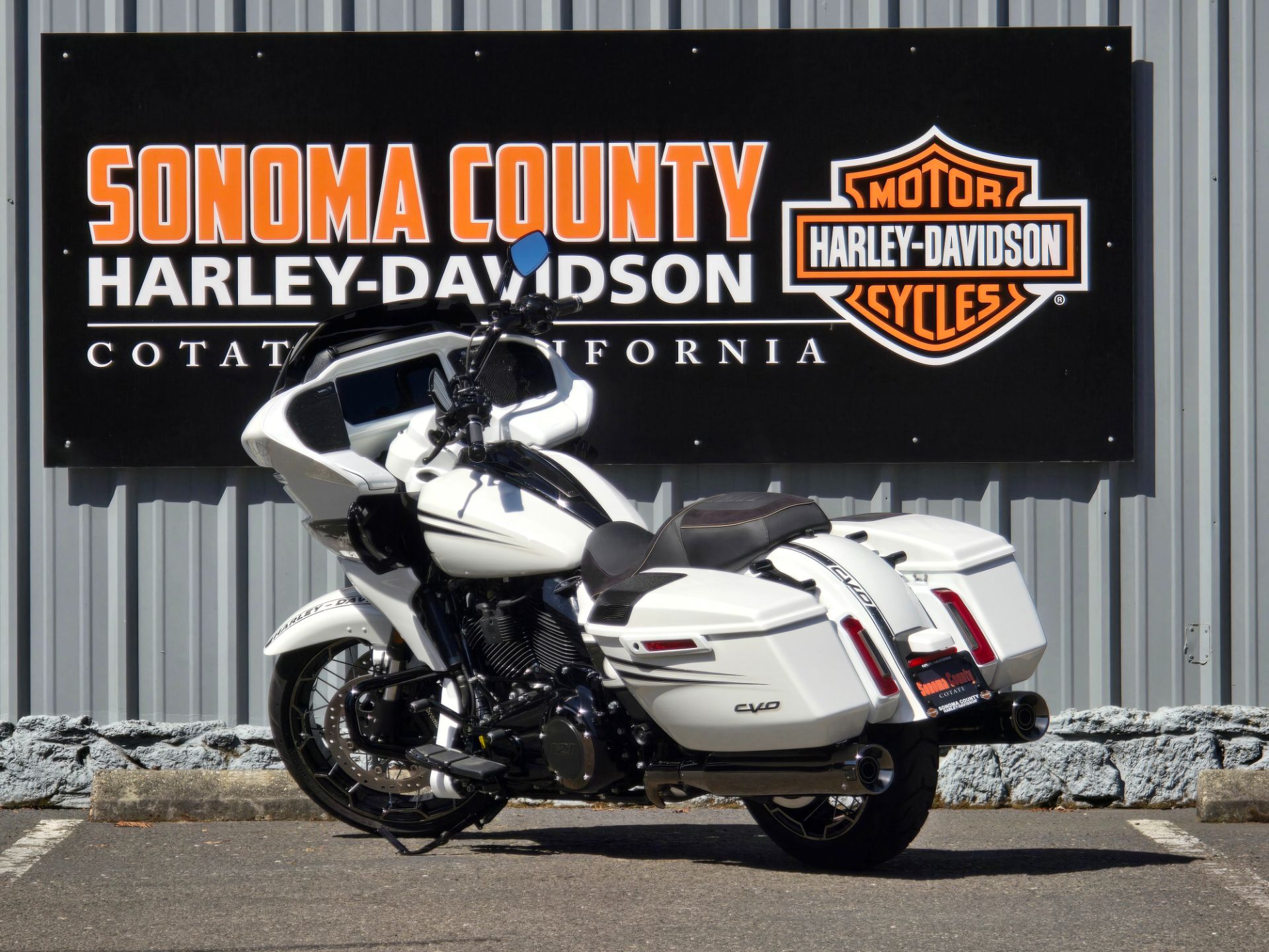 2023 Harley-Davidson CVO™ Road Glide® in Cotati, California - Photo 4