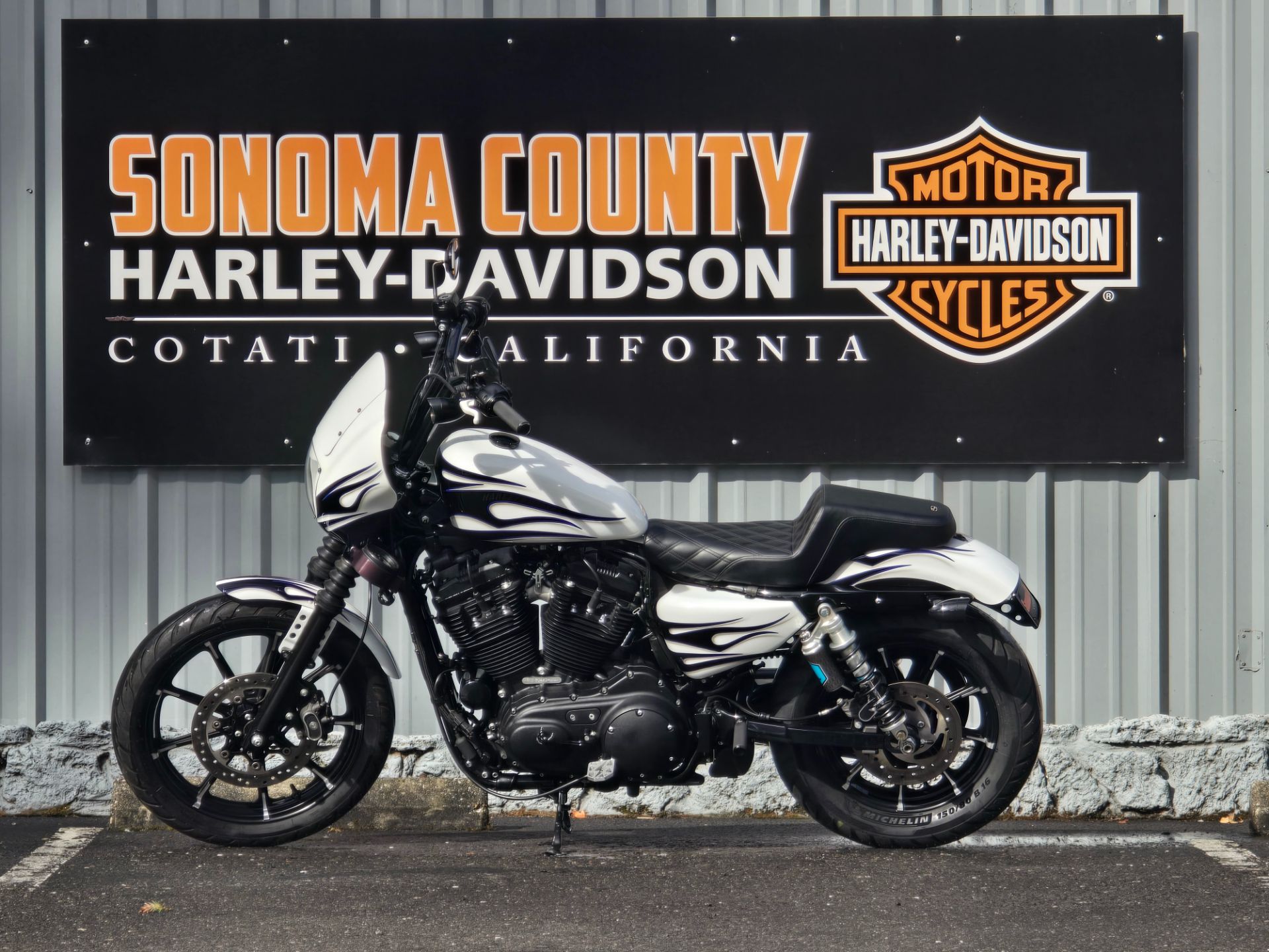 2017 Harley-Davidson Iron 883™ in Cotati, California - Photo 3