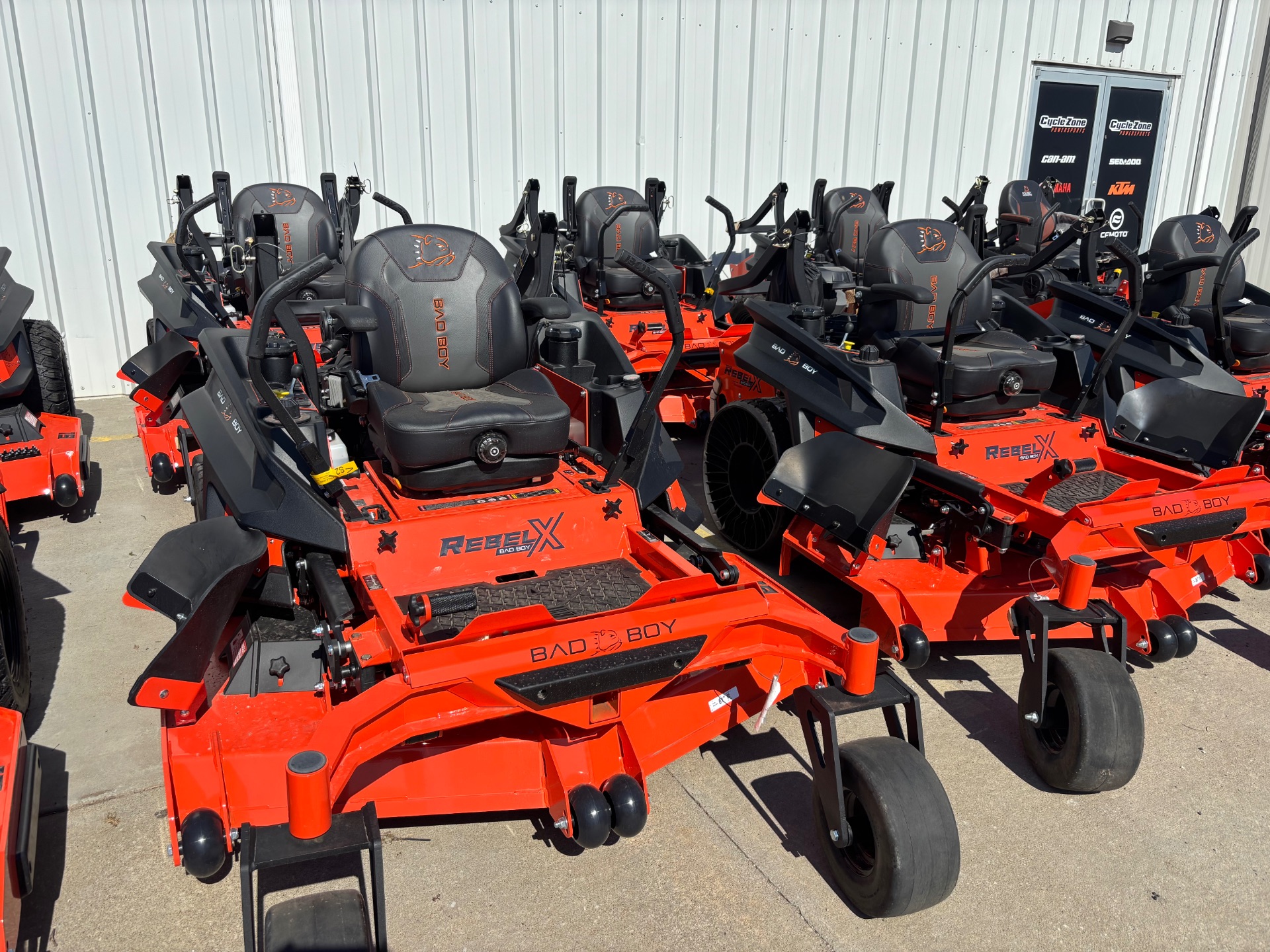 2026 Bad Boy Mowers Rebel X 61 in. Kawasaki FX1000 EFI 38.5 hp in Topeka, Kansas - Photo 2