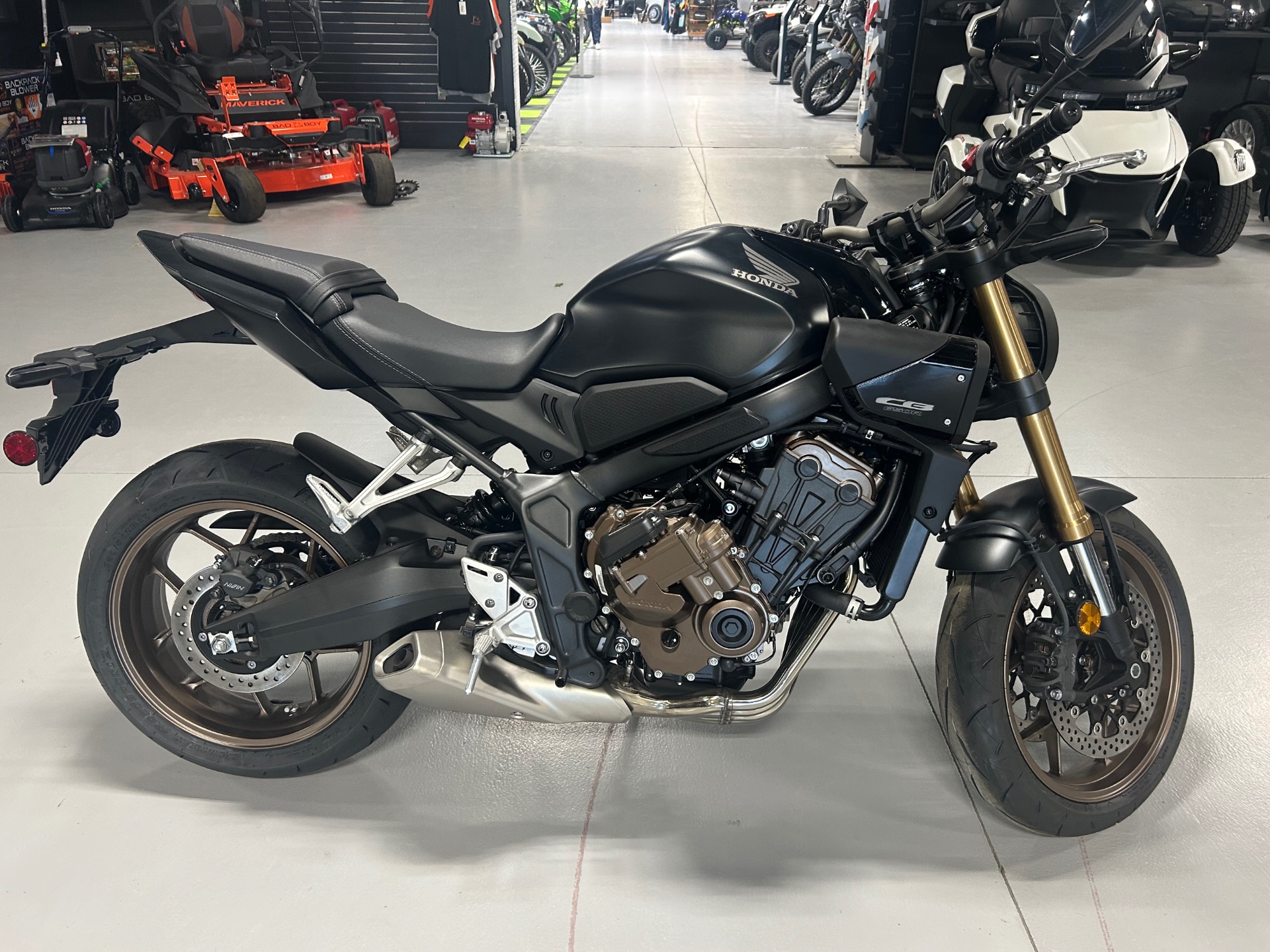2026 Honda CB650R E-Clutch in Topeka, Kansas - Photo 1