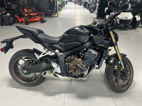 2026 Honda CB650R E-Clutch in Topeka, Kansas - Photo 1