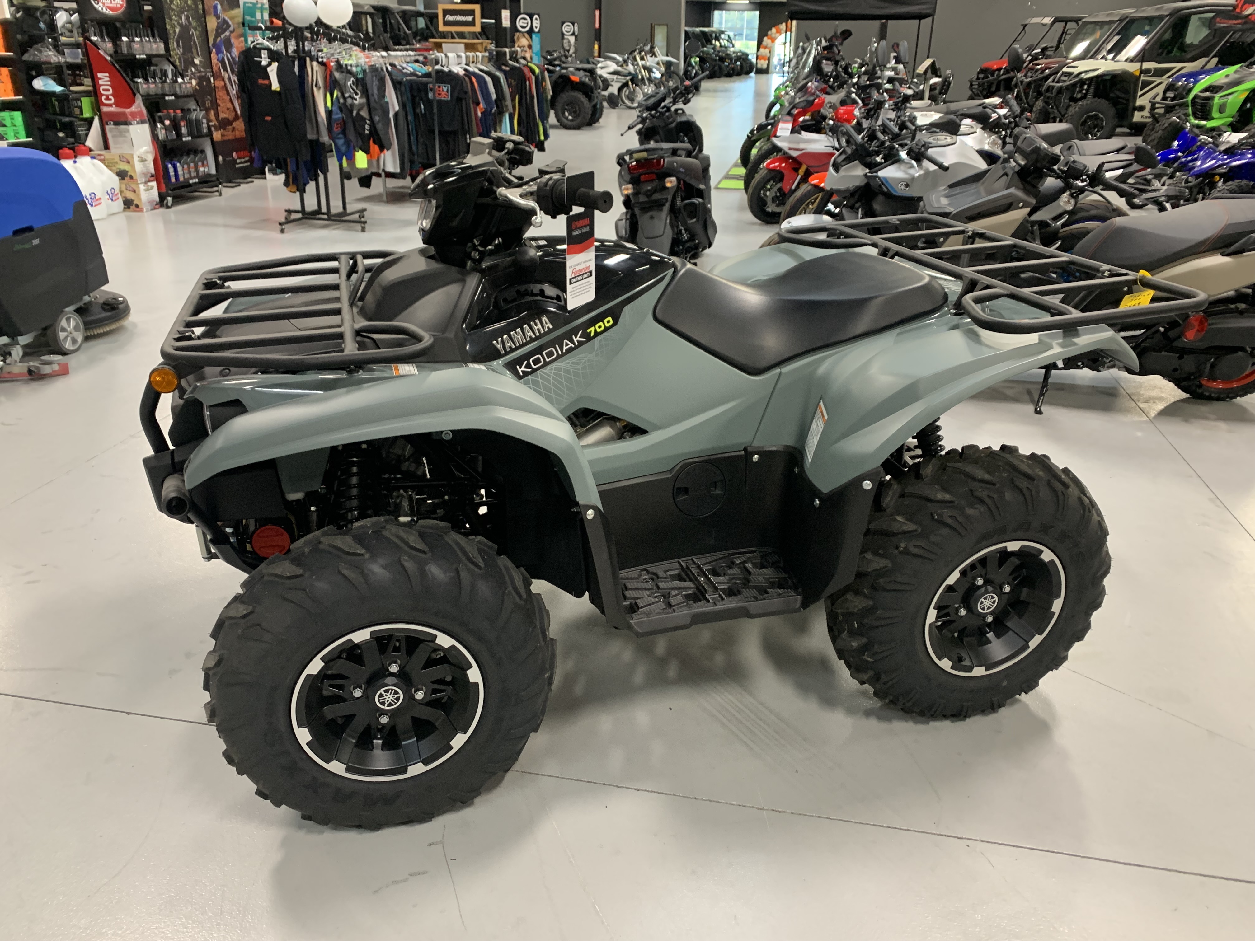 2026 Kodiak 700 EPS XT-R