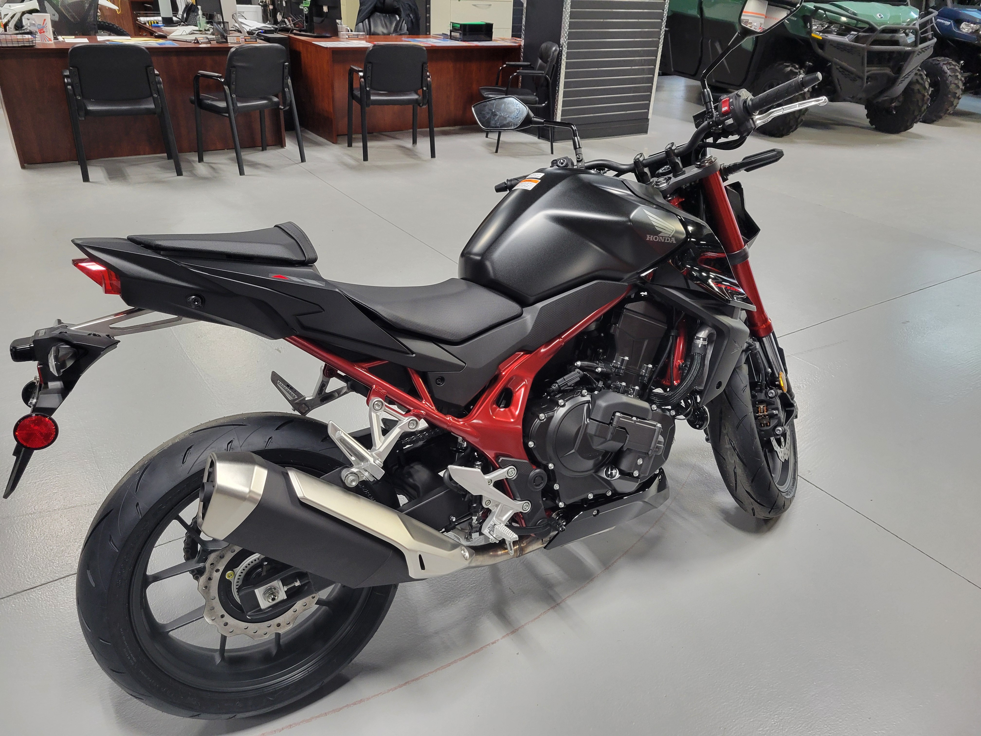 2026 CB750 Hornet E-Clutch