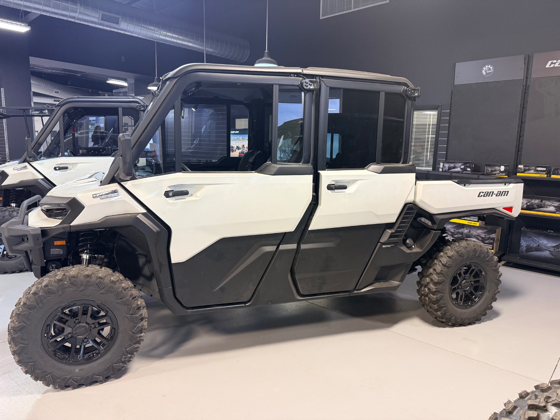 2026 Can-Am Defender MAX Limited HD11 in Topeka, Kansas - Photo 1