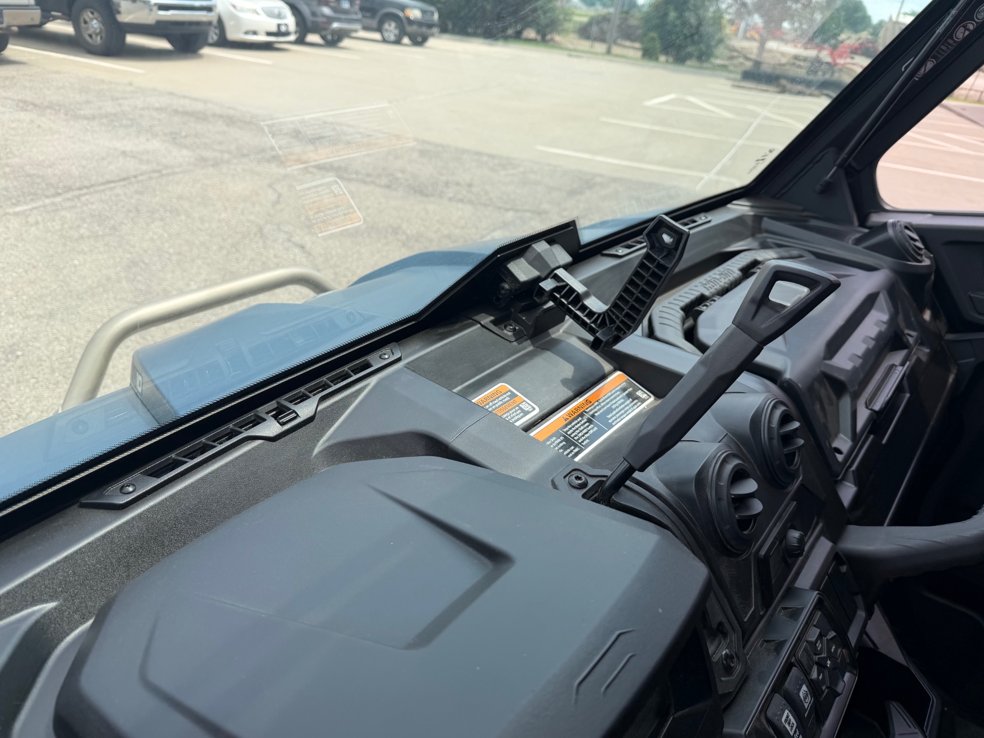 2025 Can-Am Defender Limited in Topeka, Kansas - Photo 5