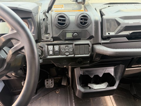 2025 Can-Am Defender Limited in Topeka, Kansas - Photo 7