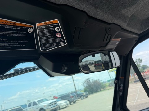 2025 Can-Am Defender Limited in Topeka, Kansas - Photo 8