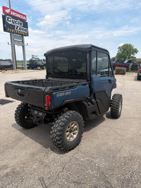 2025 Can-Am Defender Limited in Topeka, Kansas - Photo 9