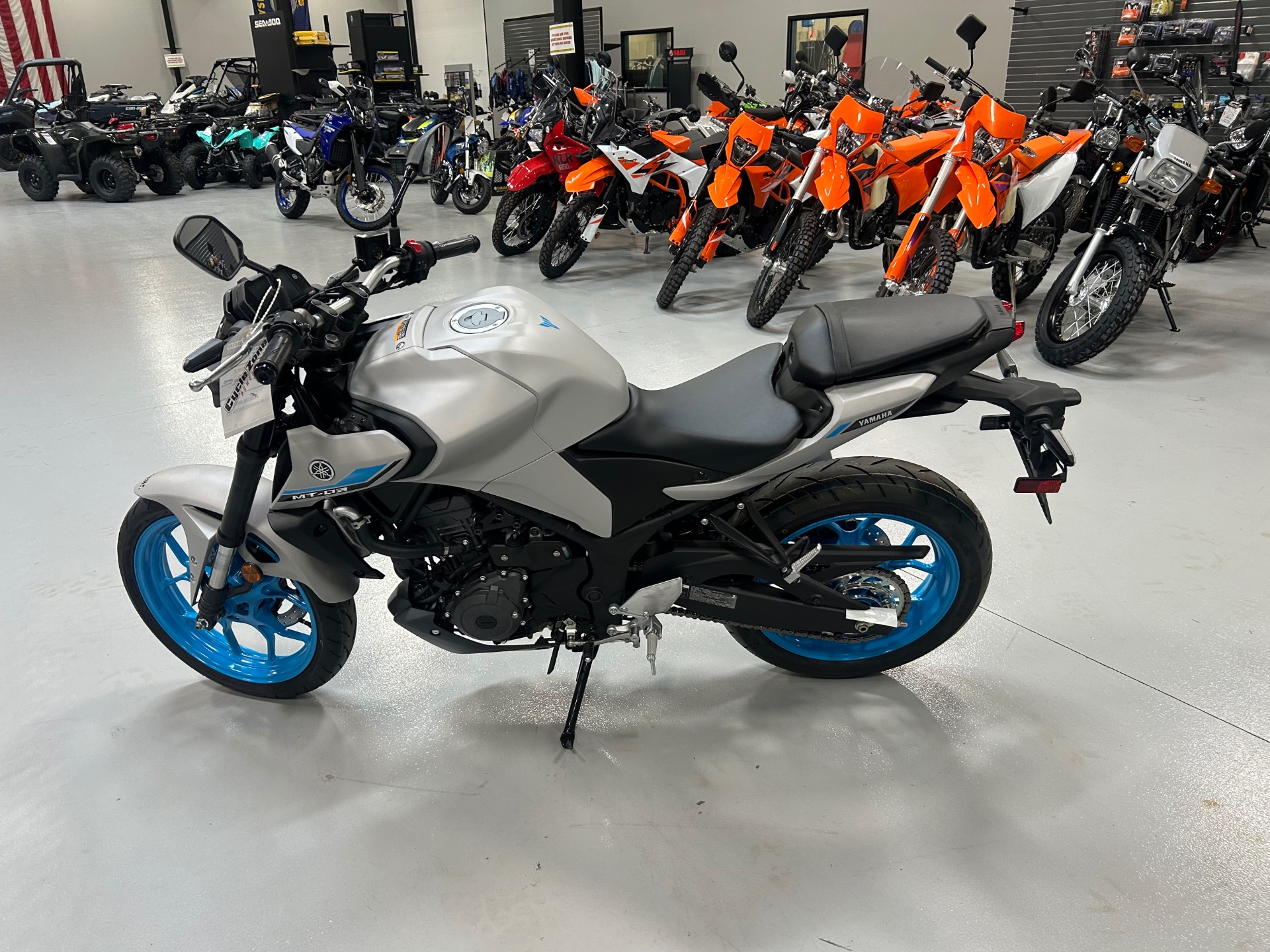 2025 Yamaha MT-09 in Topeka, Kansas - Photo 2