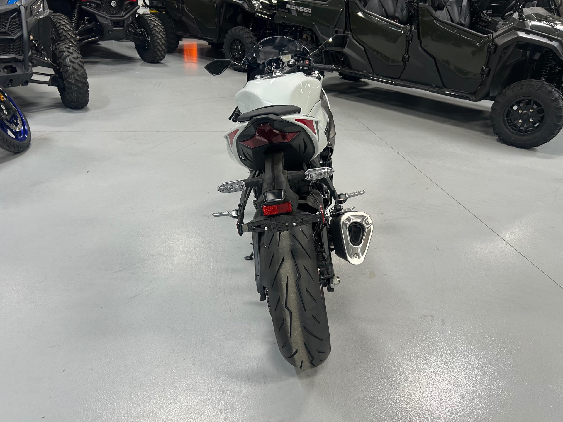 2025 Kawasaki Ninja ZX-6R ABS in Topeka, Kansas - Photo 4