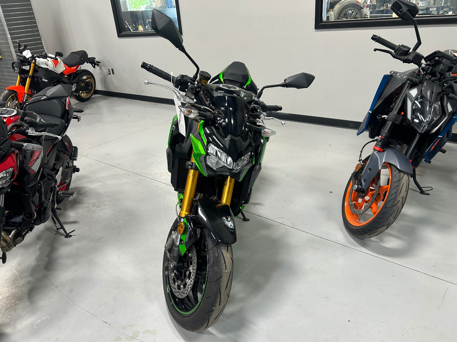 2025 Kawasaki Z900 SE ABS in Topeka, Kansas - Photo 3