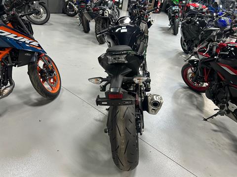 2025 Kawasaki Z900 SE ABS in Topeka, Kansas - Photo 4