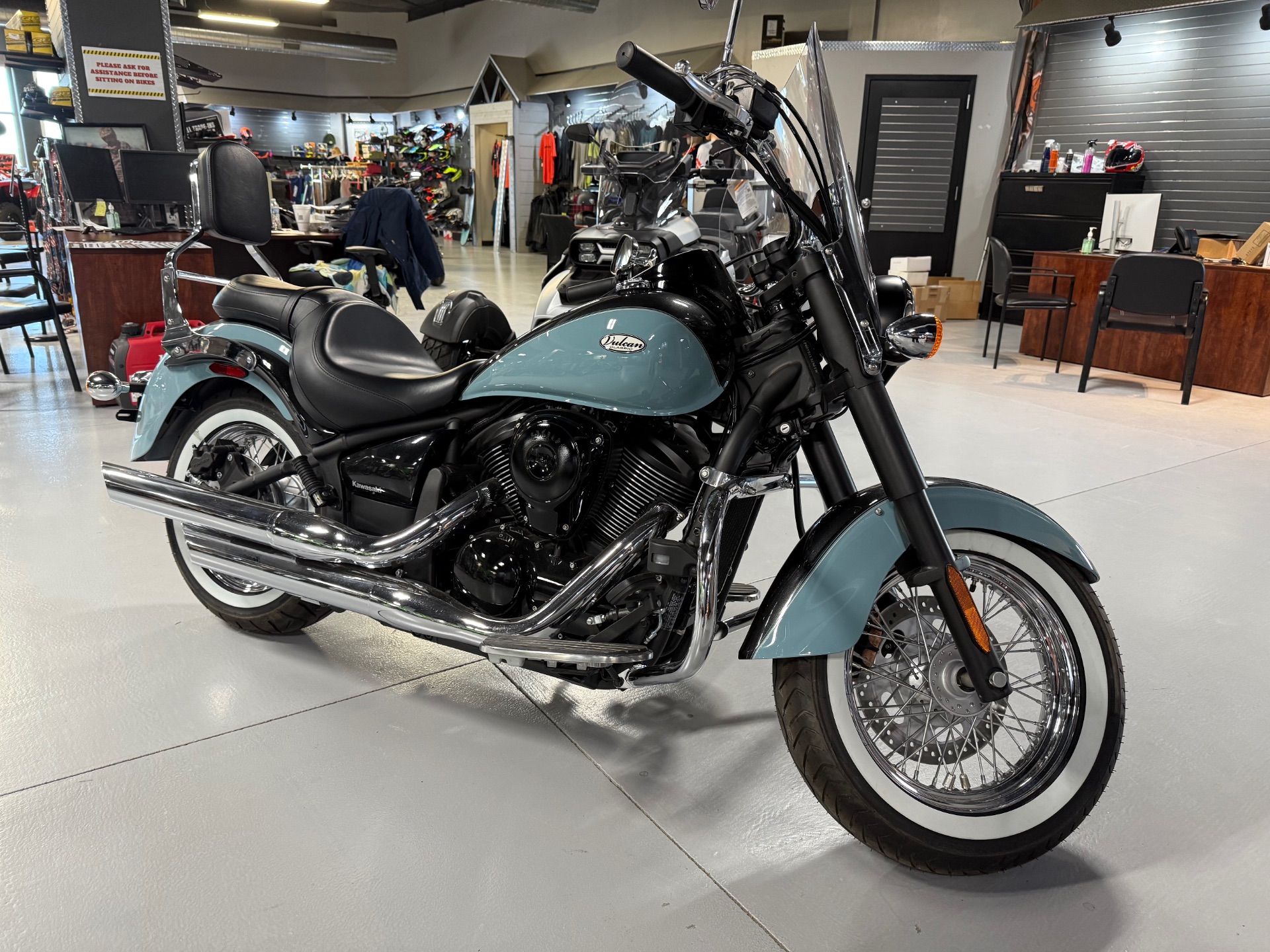 2025 Kawasaki Vulcan 900 Classic in Topeka, Kansas - Photo 1