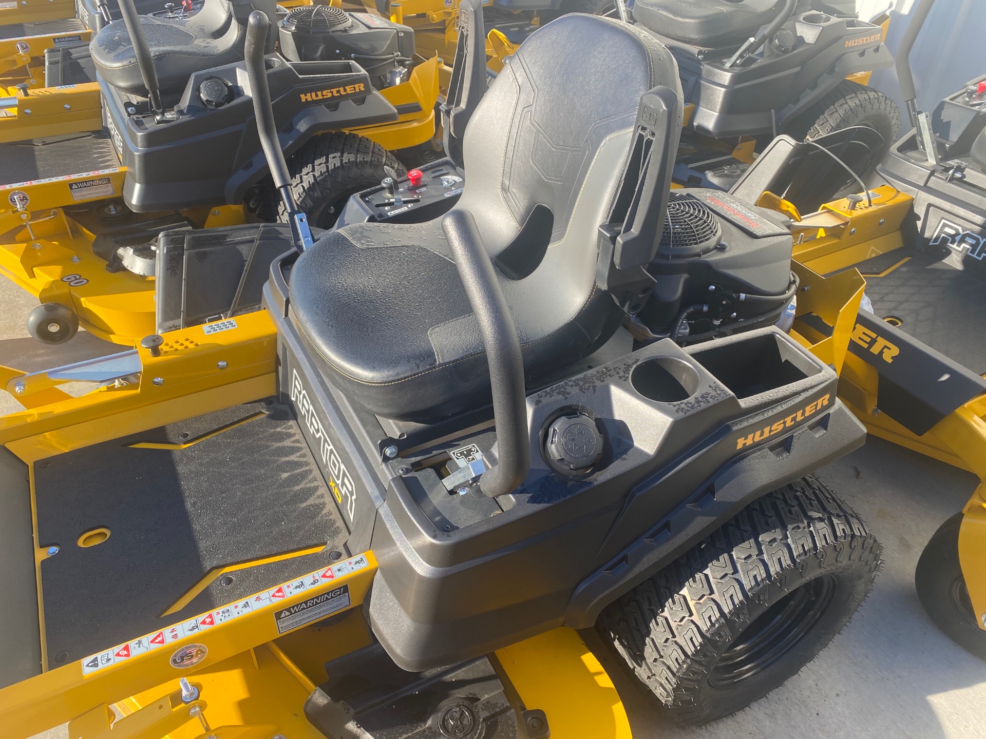 2025 Hustler Turf Equipment Raptor XD 60 in. Kawasaki FR730 24 hp in Topeka, Kansas - Photo 2